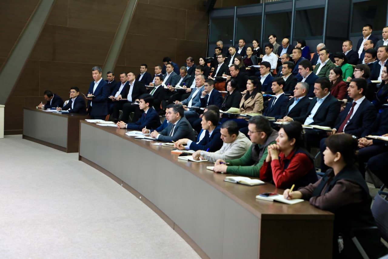 A training and practical seminar was held at the Ministry of Education and Science to address issues related to ensuring the timely, effective, and full implementation of instructions in the “Ijro.gov.uz” system.