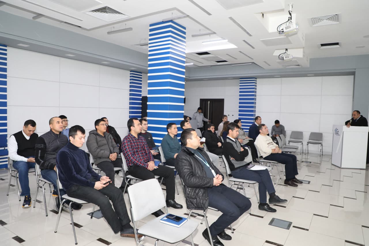 Mutaxassislar ishtirokida "O‘zbek tili - milliy davlatchiligimiz timsoli" mavzusida ichki davra suhbatlari va seminarlar tashkil etildi