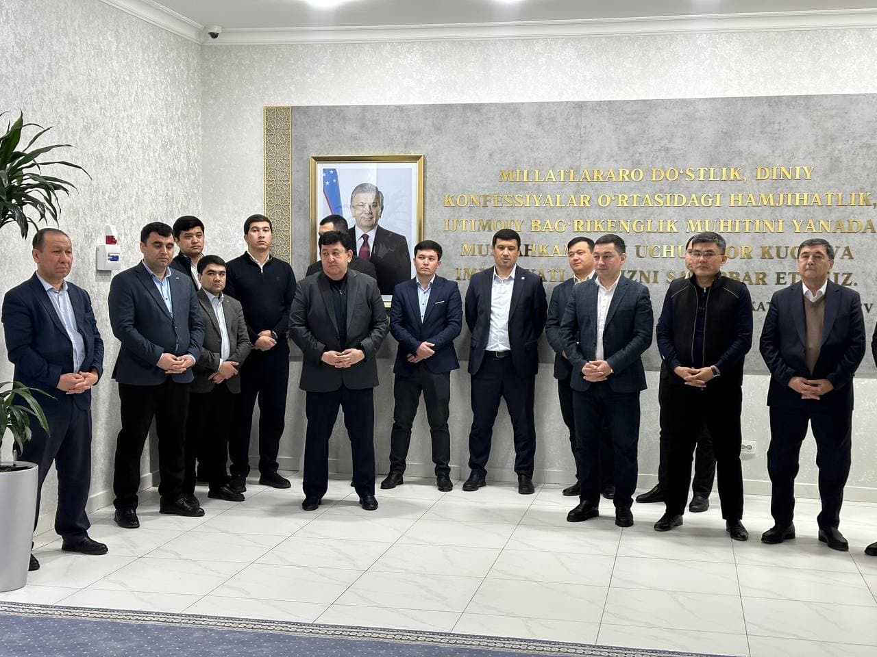 “Konstitutsiya — inson qadri, erkinlik, tenglik va adolat garovi!” mavzusida davra suhbati bo'lib o'tdi