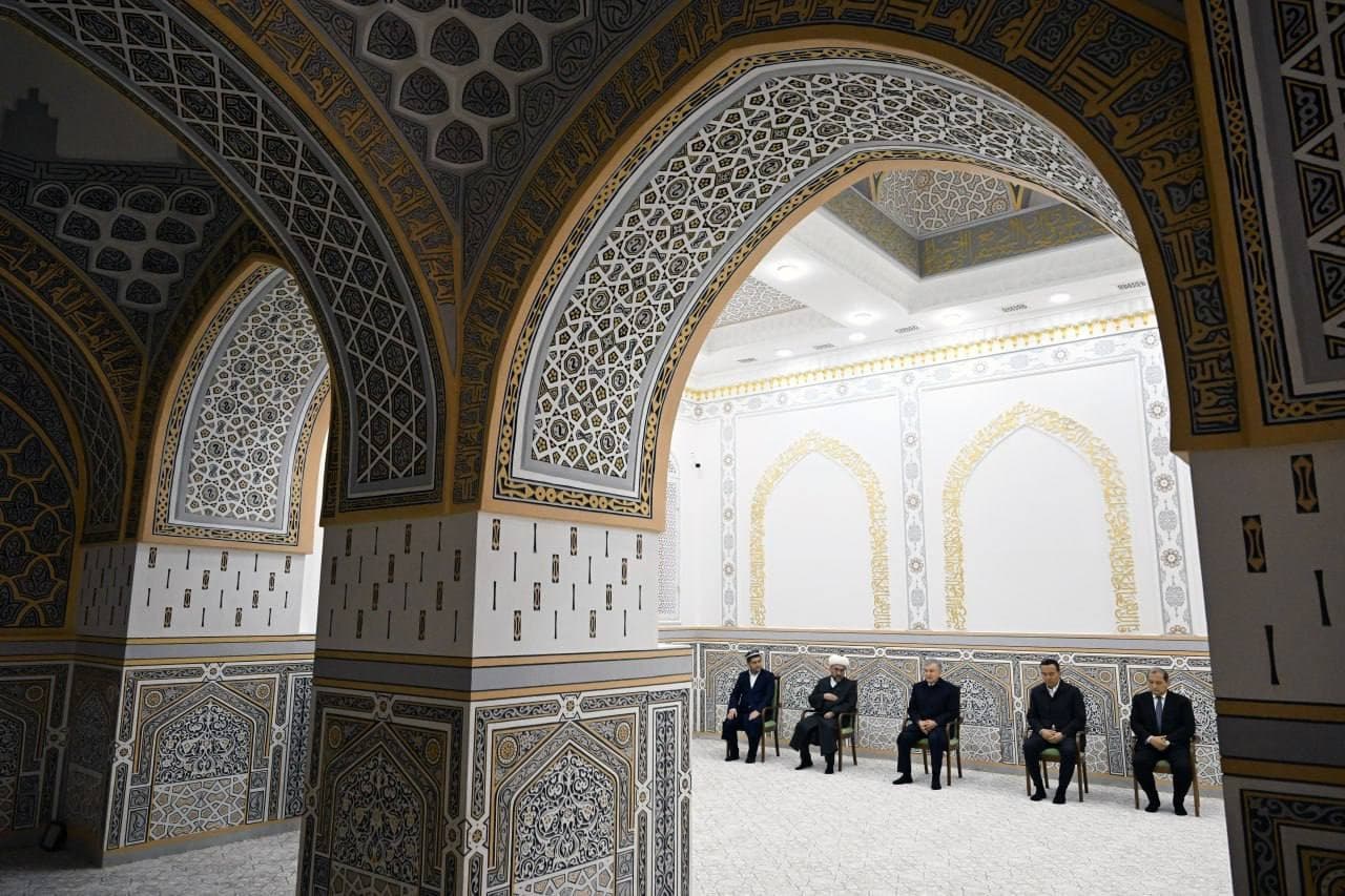 President Shavkat Mirziyoyev arrives in Surkhandarya region