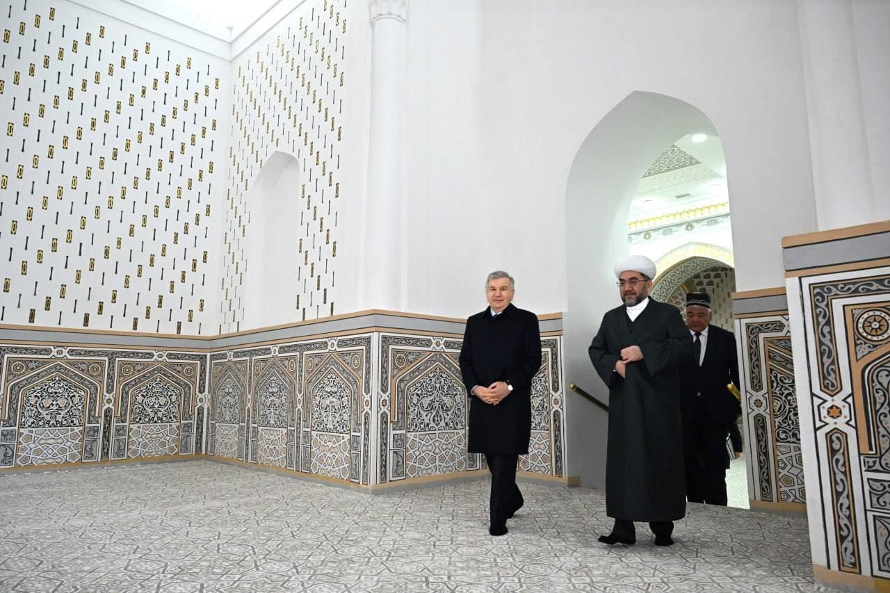 President Shavkat Mirziyoyev arrives in Surkhandarya region