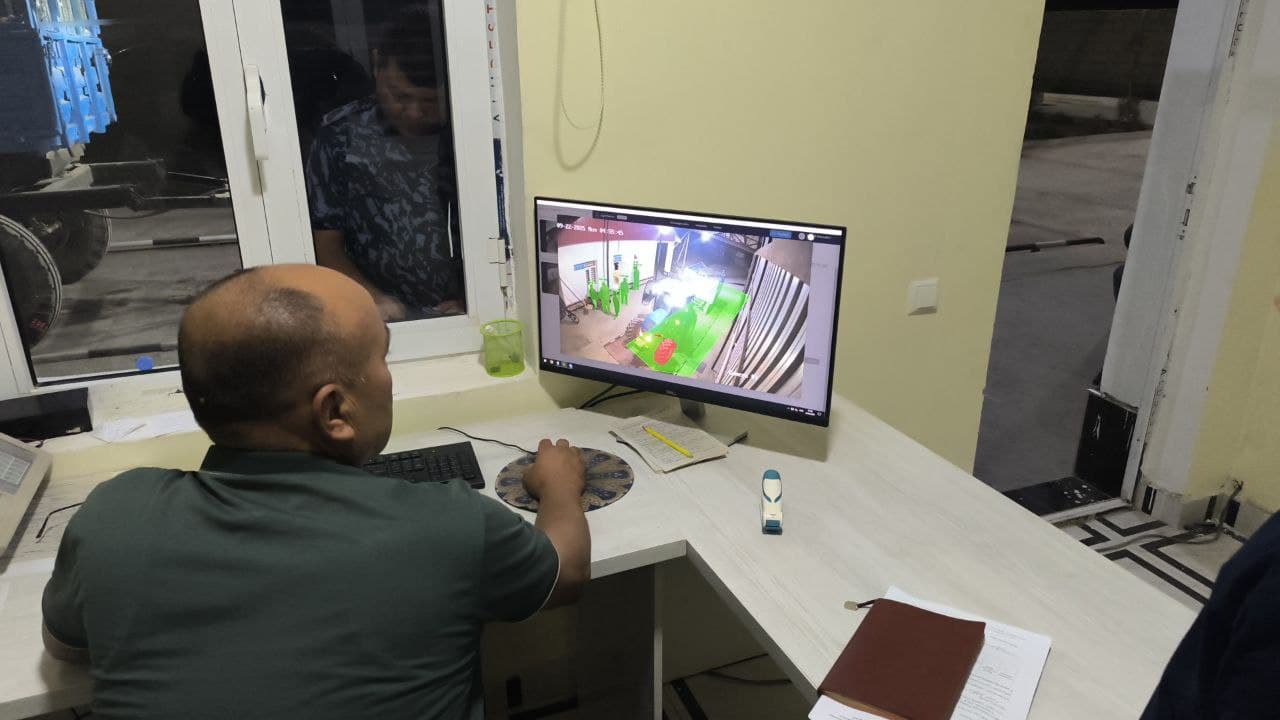 В САМАРКАНДЕ РЕШАЮТСЯ СПОРЫ В ПРОЦЕССЕ ПРИЕМКИ ХЛОПКА