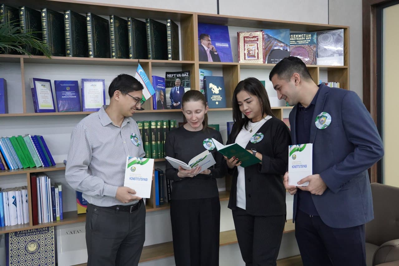 8-dekabr – O‘zbekiston Respublikasi Konstitutsiyasi qabul qilingan kun.